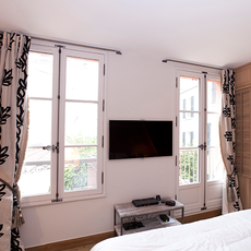 FENETRE-BOIS-ANCIENNE-RENOVATION-PARIS-AEF-TRADILOU_0000_atulam_boulogne_tradilou_chambre@jf-fanet